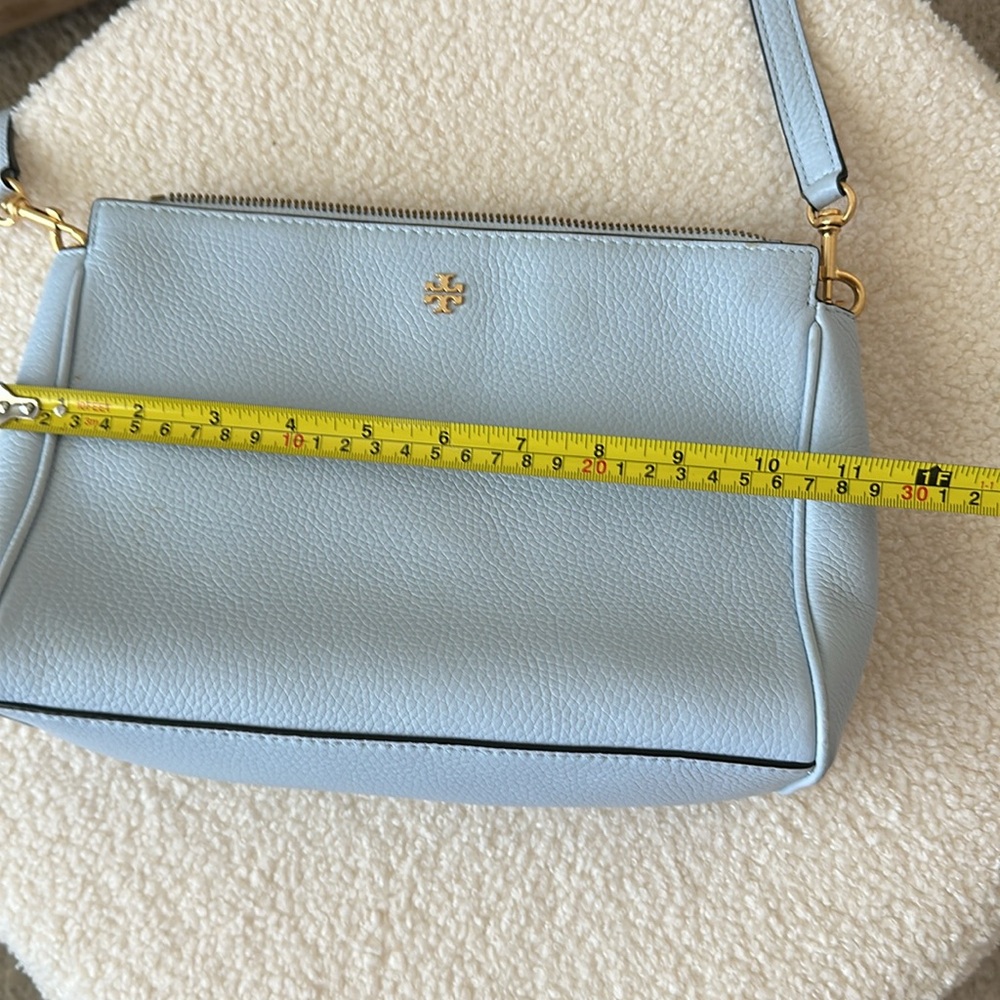 Tory Burch baby blue crossbody - Picture 7 of 12